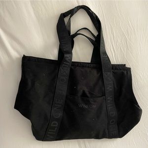 Wild one pet carrier